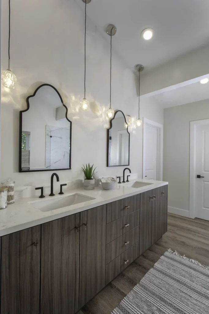 Contemporary Primary Bathroom